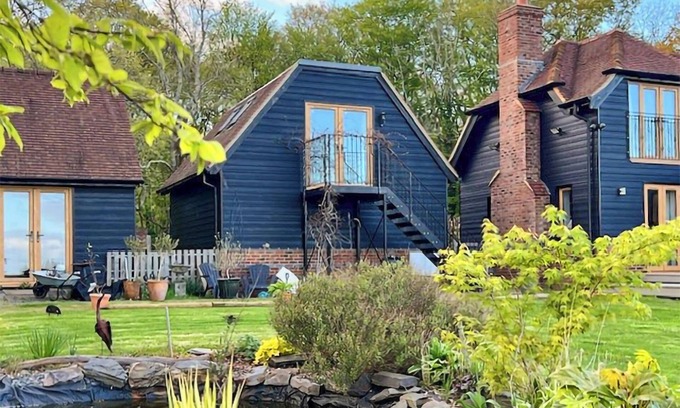Rusper Cottage | Wysteria, North Lodge