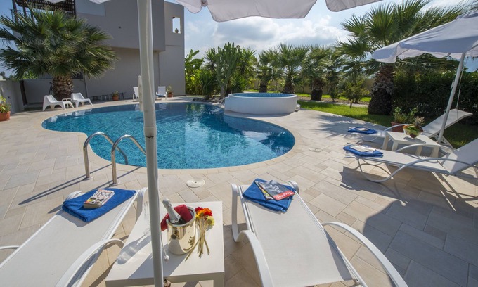 Zipari Villa | XENOS VILLA 2 - LUXURY VILLA WITH PRIVATE SWIMMING POOL, NEAR THE SEA