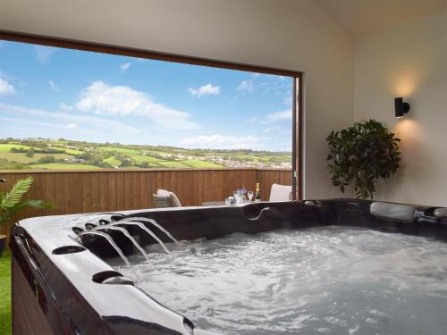 Llanelli House | Y Beudy Bach