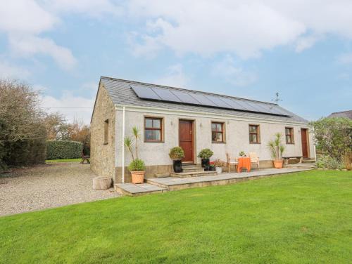 Holyhead House | Y Beudy
