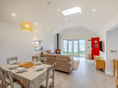 Trefor House | Y Beudy Gwydir