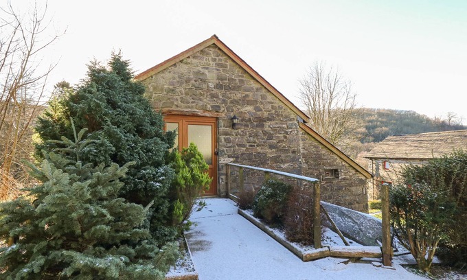 Llanybydder Cottage | Y FELIN, pet friendly, character holiday cottage in Llanybydder
