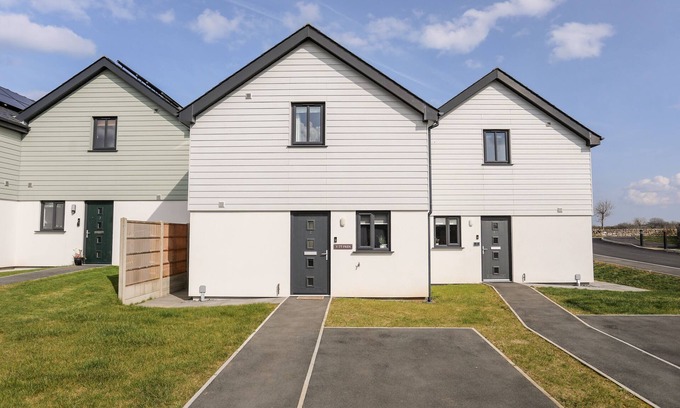 Brynteg Cottage | Y TY PREN, with a garden in Benllech