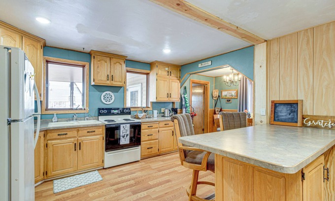 Todd County House | Yahweh Ranch & Indoor Arena: Horse Lovers Retreat