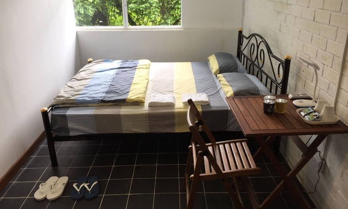 Mayangone House | YANGON AIRPORT hostel double bed room(10 minutes walk to airport)