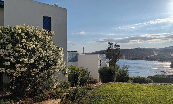 Lavrio Apartment | Yanna & Peri Aegean Breeze Retreat