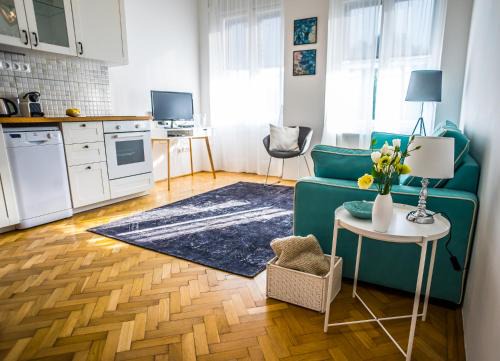 Szekesfehervar Apartment | Ybl Apartment City Center