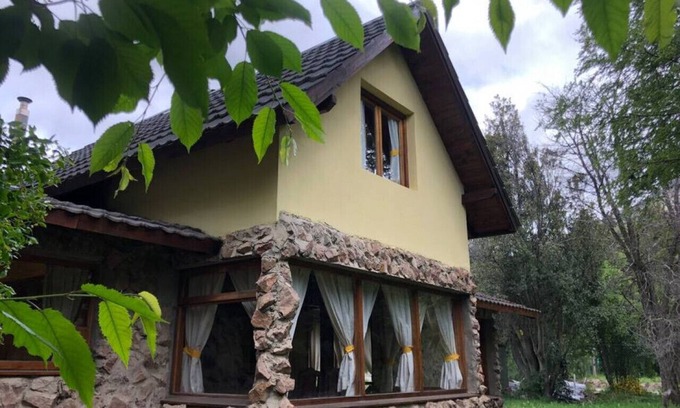 Villa Arelauquen Cabin | Yellow Cottage Duendes Del Maiten