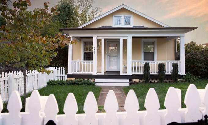 Belmont House | Yellow House| 2 BR Cottage Dtwn Cville/Belmont