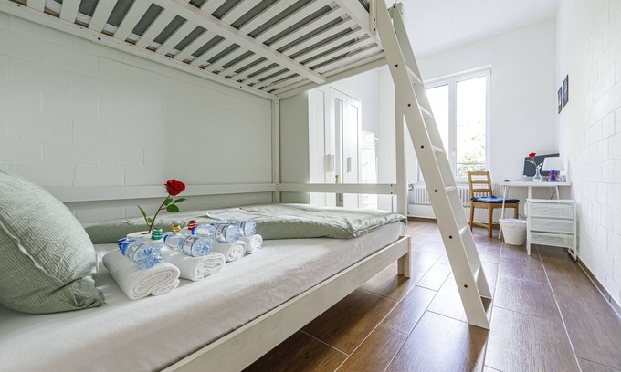 St. Gallen House | Yellow Inn