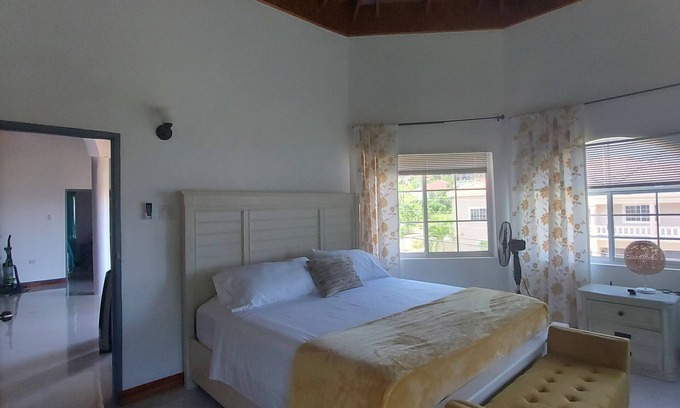 St. Ann's Bay House | YELLOW SUMMER Luxury cozy villa in Drax Hall, St Ann with roof top lounge.