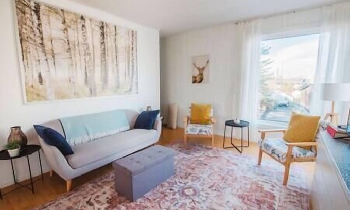 Yellowknife House | Yellowknife Downtown Vacation Home Entire Property