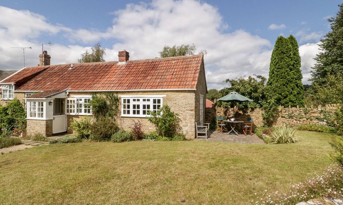 West Chinnock Cottage | YEOMAN COTTAGE, with a garden in Norton-Sub-Hamdon