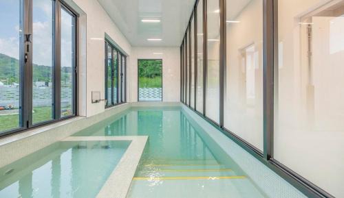 Dolsan-eup House | Yeosu Pyeongsari 85-7 Kids Pool Villa