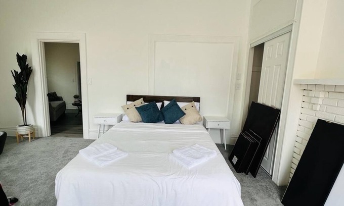 Bloomfield House | π Yew Villa π Cozy 2 BR Central Location