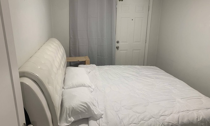 Thornhill Apartment | Yorkdale-Glen Sweet Apartment Suites