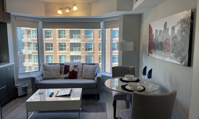 Bloor-Yorkville Apartment | Yorkville Plaza