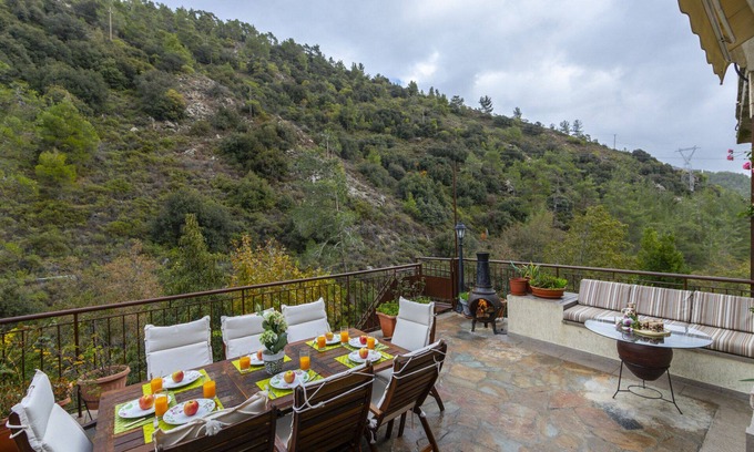 Kato Amiantos Villa | You and Your Family will love this Villa close to the beautiful town of Limassol