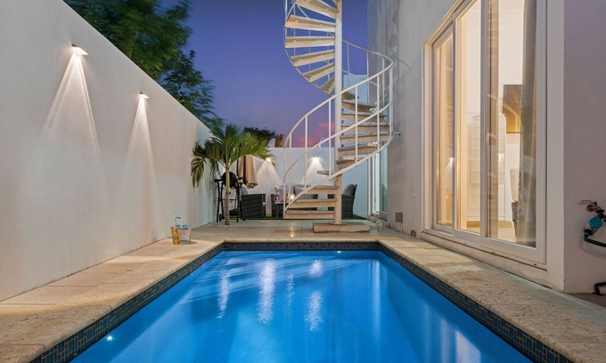 Rancho House | Your Aruba Escape with Private Pool, BBQ, Rooftop & minutes from Eagle Beach