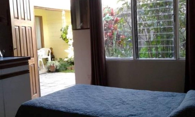 San Pedro Bed & Breakfast | Your B&B garden bedroom in Urbanización Carmiol