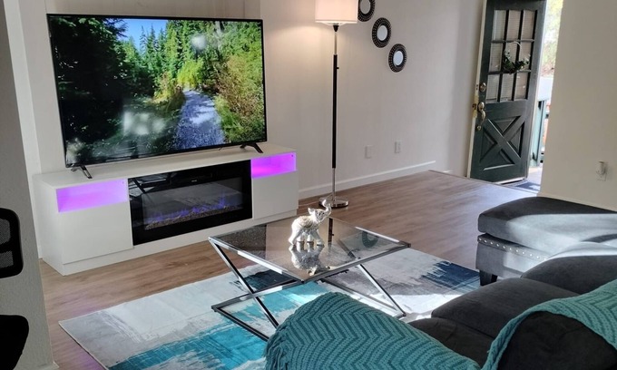 Auburn House | Your casita in Auburn 2bedroom 1bath cozy house pet friendly.