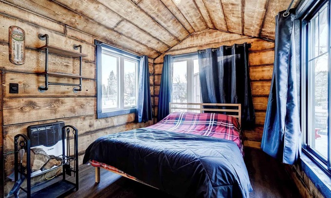 Lac-des-Plages Cabin | Your Cozy Cabin Retreat