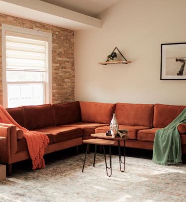 Streamwood House | Your Cozy Getaway with Sunroom & Gaming Room
