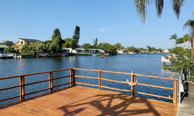 Aloha Gardens House | Your Holiday Retreat on the Waterfront- BBQ Games & Sun