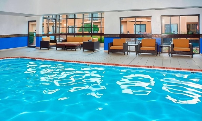 Auburn Hills Hotel | Your Home Away From Home! Two Lovely Units, With Swimming Pool, Parking!