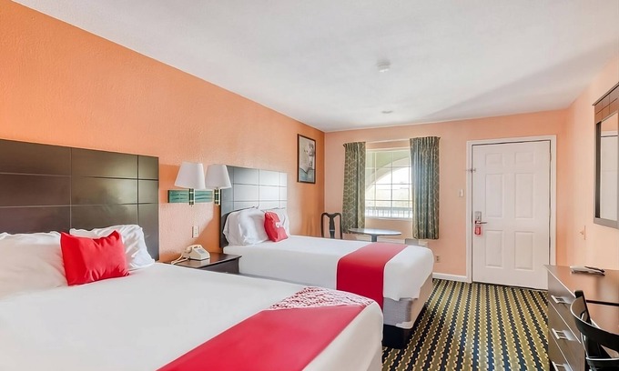 Channelview Hotel | Your Home in Texas! 4 Convenient Units, Pets Allowed, Free Parking!