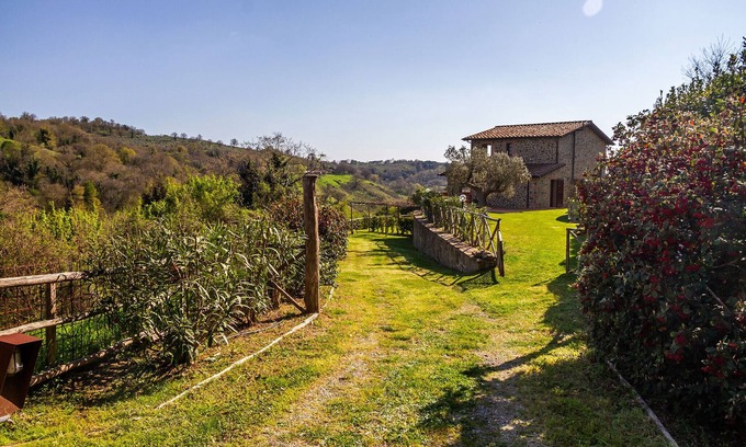 Montorgiali House | Your home in the hills of Tuscany: beauty, nature, history, peace and relaxation