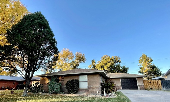 Artesia House | Your Homestead away from Home! Family Friendly - Cozy & Convenient