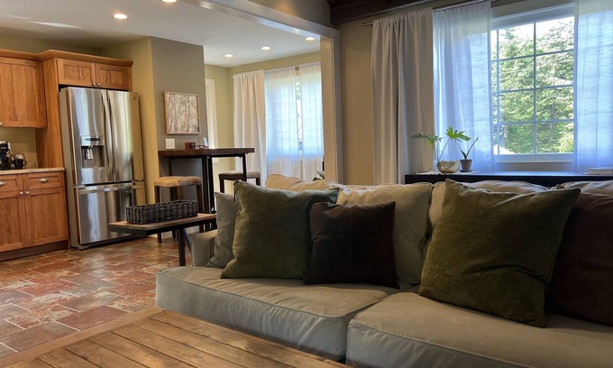 New Milford Cottage | Your Lake House this summer! Cozy cottage with full lake community amenities!