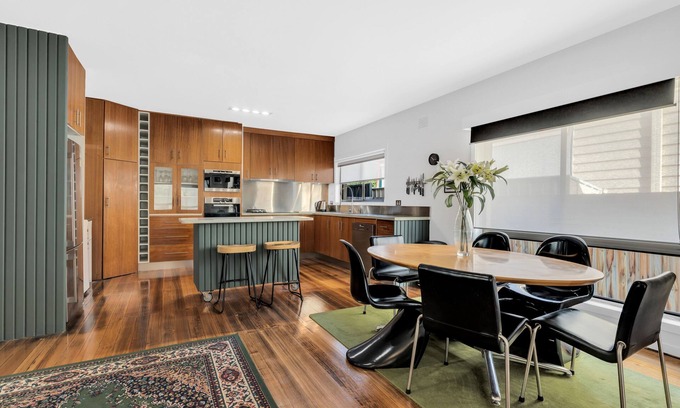 Yarraville House | Your Melbourne House large family home in the heart of Yarraville Village.