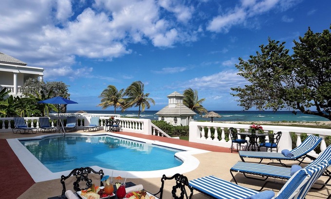 Montego Bay Villa | Your own 7 bedroom private home with Garden View and benefits of a resort