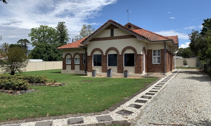 Warwick House | Your Own Art Deco Home in Warwick