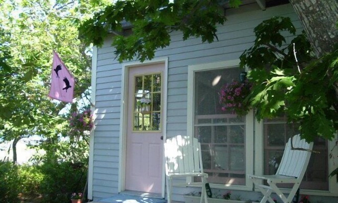 Mac Mahan Cottage | Your own private island! Rustic and close to Nature.