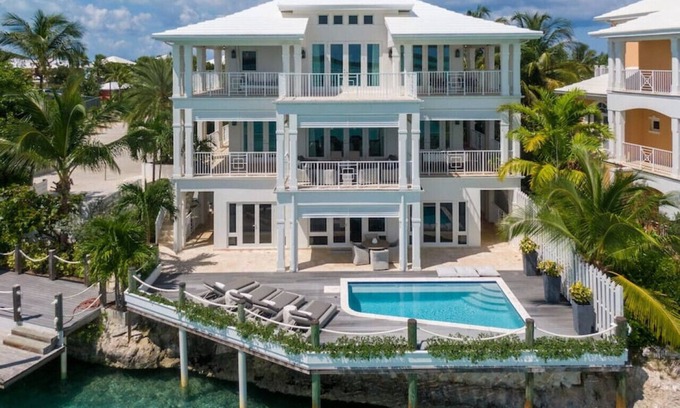 George Town Villa | Your own Private Paradise