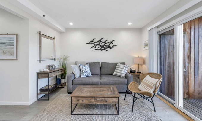 Napeague Apartment | Your Quietude 1BR Beachside Home |Tennis+Pool+WiFi