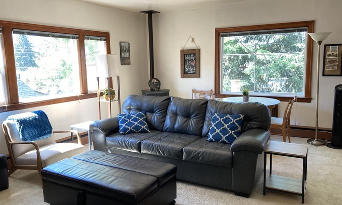 Manito Apartment | your Suite in Spokane. full kitchen and huge deck