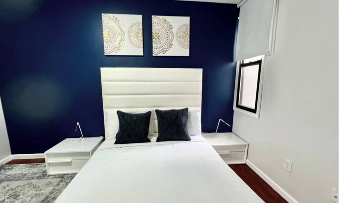 Chinatown Apartment | Your Vacation home! 2bd next to Reading Terminal