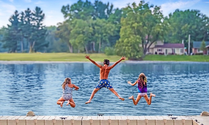 Newville House | Your Waterfront Fall Vacay Kayaks/Firepit/Arcade