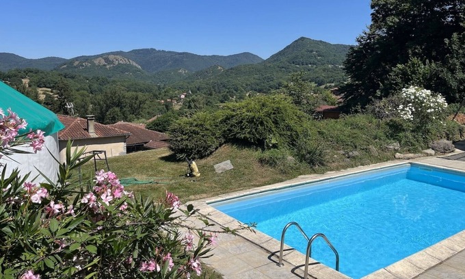 Crechets Bed & Breakfast | Yourte Bosquet with hot tub