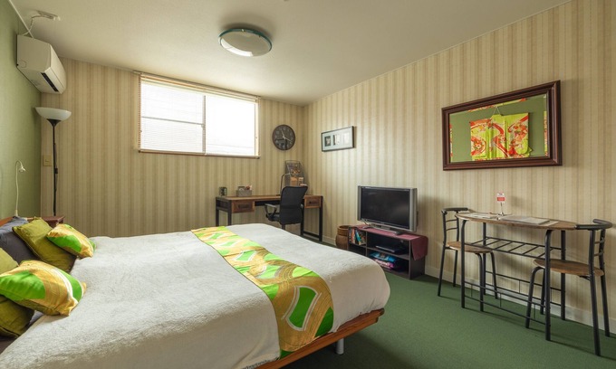 Yoyogi Apartment | Yoyogi Ivy | Studio with King Sized Bed