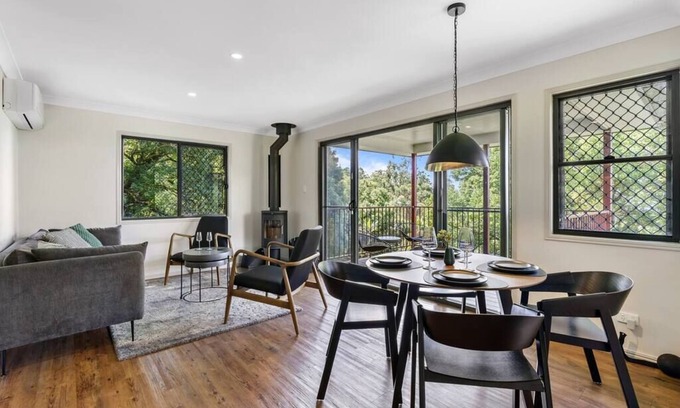 Ravensbourne House | Yume House - Stylish Country Escape 2 Bedrooms