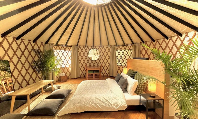 Port Moody Cabin | Yurt |Hot tub & Sauna |Cape Carraholly Retreat