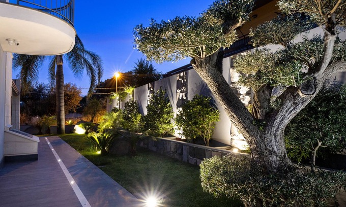 Lavinaio-Monterosso House | Zaffiro Lavico rooms Etna nature sea