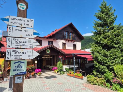 Rytro Hotel | Zajazd PTTK Pod Roztoką