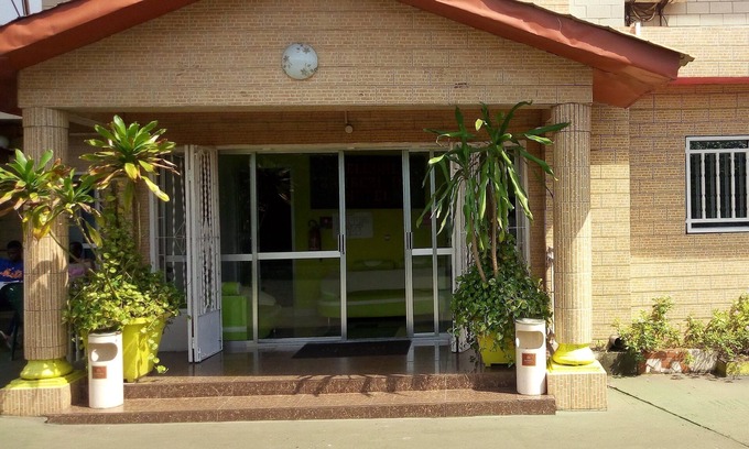 Conakry Hotel | Zambezi Inn Hotel