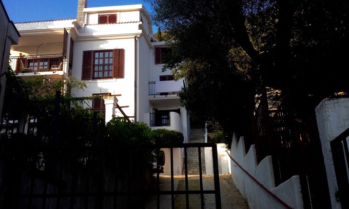 Igalo Apartment | Zazenda House with Sea and Mountain Views and Spacious Garden